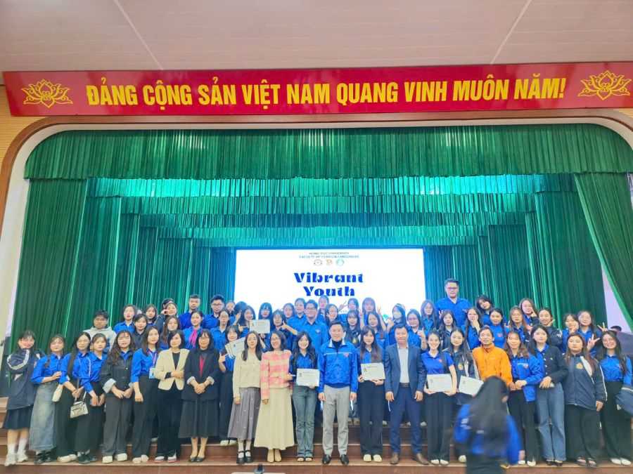 ĐÊM SÔI ĐỘNG “ALOHA THÁNG 3 – RỰC RỠ TUỔI THANH NIÊN” CÙNG TUỔI TRẺ KHOA NGOẠI NGỮ